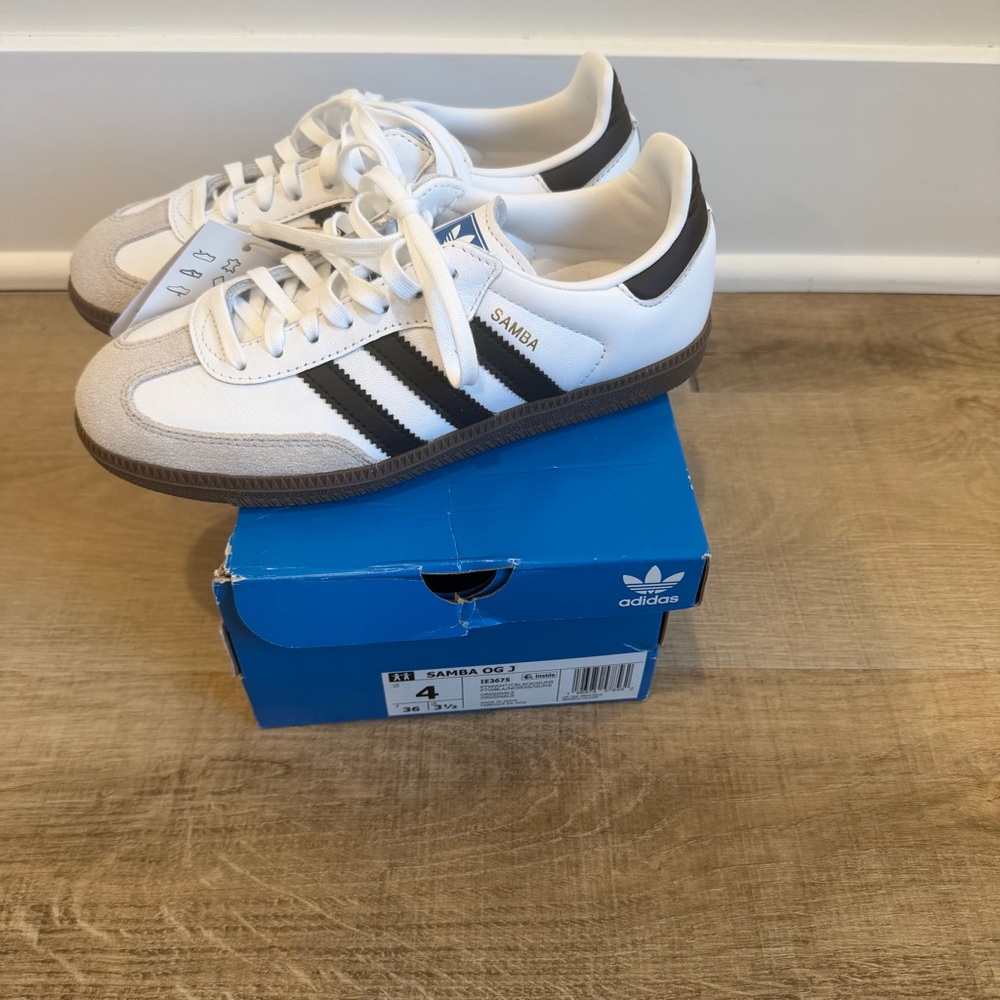 adidas Samba OG J Kids Sneakers in White and Black Size 4 - Picture 2 of 6